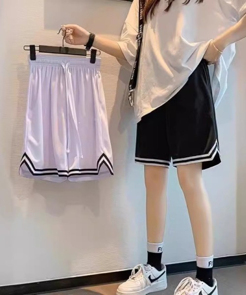 Ritzy(リッツィー)の「オーバーサイズバスケショーツ(その他パンツ・レディース・ブラック/ホワイト・M/L/S/XL)」の6枚目の写真