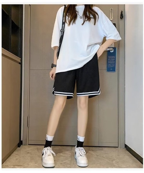 Ritzy(リッツィー)の「オーバーサイズバスケショーツ(その他パンツ・レディース・ブラック/ホワイト・M/L/S/XL)」の8枚目の写真
