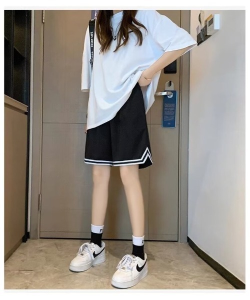 Ritzy(リッツィー)の「オーバーサイズバスケショーツ(その他パンツ・レディース・ブラック/ホワイト・M/L/S/XL)」の9枚目の写真