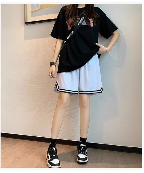 Ritzy(リッツィー)の「オーバーサイズバスケショーツ(その他パンツ・レディース・ブラック/ホワイト・M/L/S/XL)」の10枚目の写真