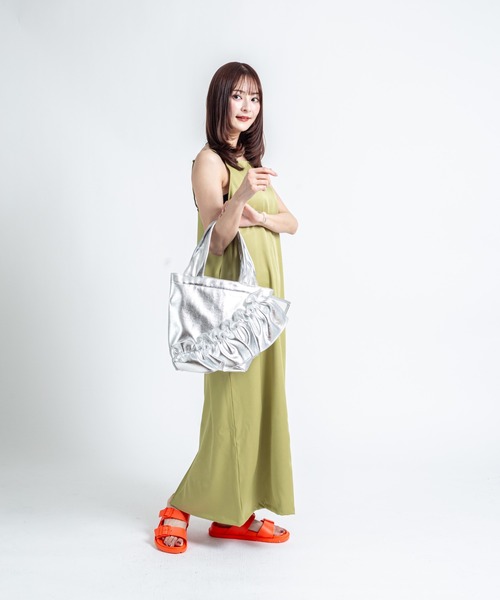 HELOYSE（エロイーズ）の「【HELOYSE/エロイーズ】フリルトートバッグ　mercury PU leather S（トートバッグ・レディース・シルバー/ブラック・FREE）」の14枚目の写真