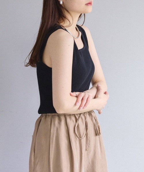PUAL CE CIN（ピュアルセシン）の「【Du noir】リネンタッチスクエアタンク（タンクトップ・レディース・ブラック/オフホワイト/グレイッシュベージュ・FREE）」の14枚目の写真