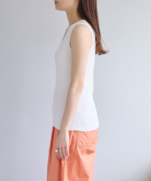 PUAL CE CIN（ピュアルセシン）の「【Du noir】リネンタッチスクエアタンク（タンクトップ・レディース・ブラック/オフホワイト/グレイッシュベージュ・FREE）」の11枚目の写真