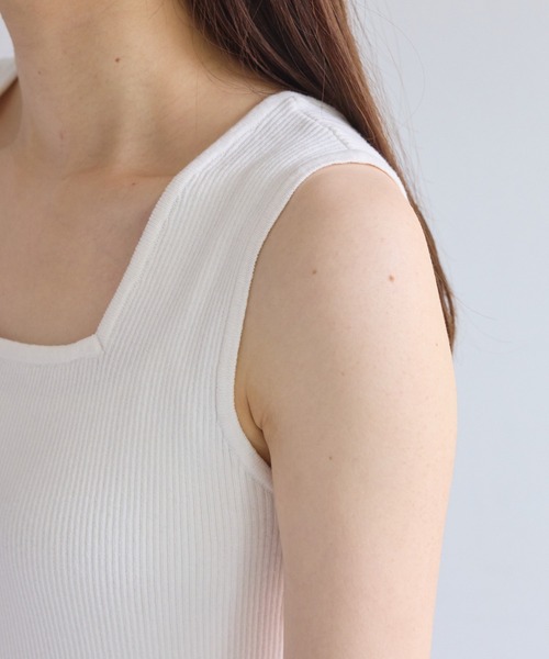 PUAL CE CIN（ピュアルセシン）の「【Du noir】リネンタッチスクエアタンク（タンクトップ・レディース・ブラック/オフホワイト/グレイッシュベージュ・FREE）」の8枚目の写真