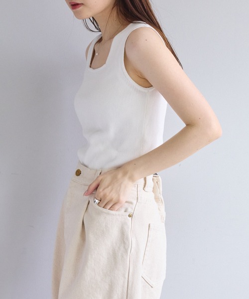 PUAL CE CIN（ピュアルセシン）の「【Du noir】リネンタッチスクエアタンク（タンクトップ・レディース・ブラック/オフホワイト/グレイッシュベージュ・FREE）」の5枚目の写真