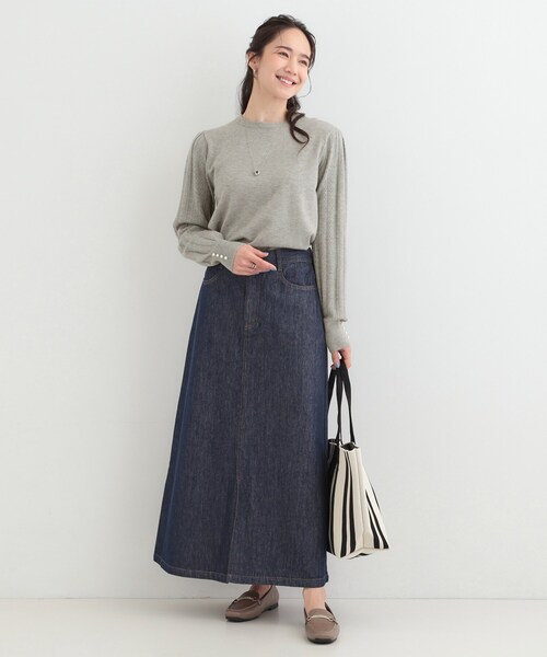 SHOO・LA・RUE(シューラルー)の「【洗濯機可/S-LL】手元美しく パールボタン&お袖編み柄切り替えニット(ニット/セーター・レディース・ブラック/グレー/パープル・01/02/03/04)」の10枚目の写真