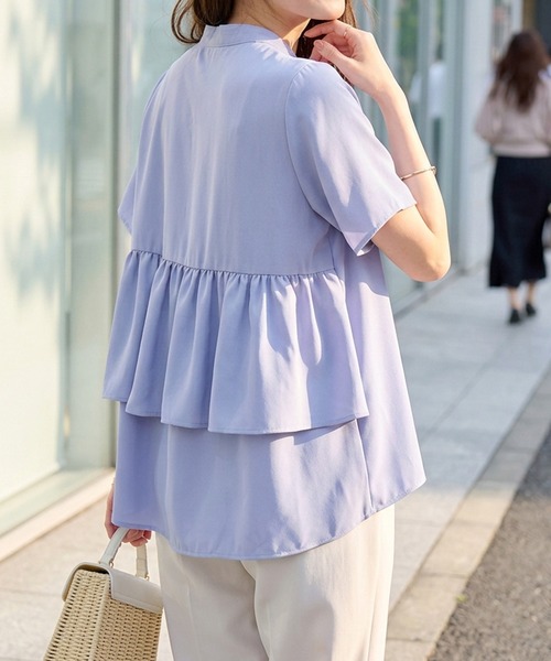 alotta（アロッタ）の「【接触冷感/イージーケア】360度可愛い！バックフリルバンドカラーブラウス（シャツ/ブラウス・レディース・ブルー/ネイビー/ピンク/ライトグレー・LL/L/M）」の6枚目の写真