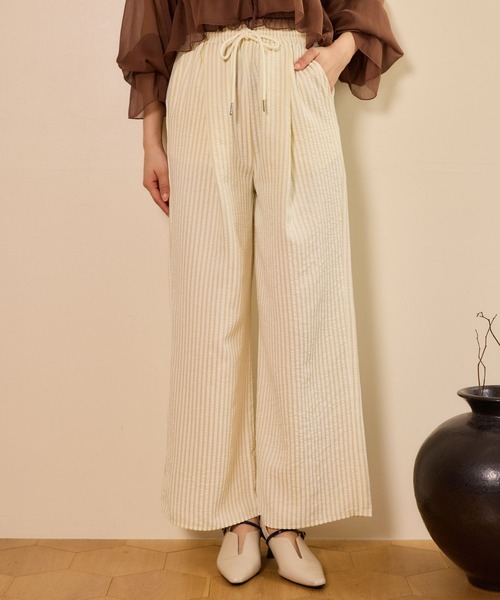 mysty woman(ミスティウーマン)の「サッカーストライプパンツ 647267(その他パンツ・レディース・ブラック/ベージュ/ネイビー・FREE)」の1枚目の写真