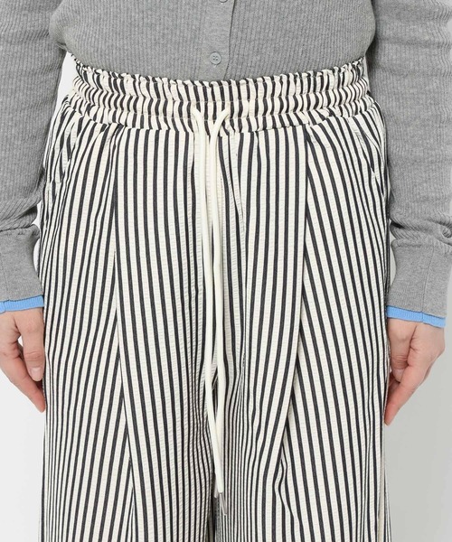 mysty woman(ミスティウーマン)の「サッカーストライプパンツ 647267(その他パンツ・レディース・ブラック/ベージュ/ネイビー・FREE)」の12枚目の写真