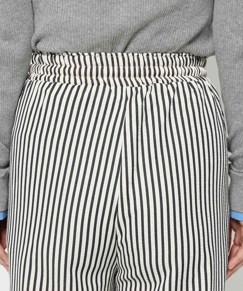 mysty woman(ミスティウーマン)の「サッカーストライプパンツ 647267(その他パンツ・レディース・ブラック/ベージュ/ネイビー・FREE)」の15枚目の写真