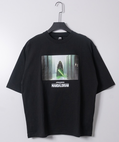 JOHN'S CLOSET（ジョンズクローゼット）の「【k】〔STAR WARS/スターウォーズ〕Mandalorian Tシャツ（Tシャツ/カットソー・メンズ・ブラック系その他/ホワイト系その他2/ブラック系その他2/ホワイト系その他・MEDIUM/LARGE）」の4枚目の写真