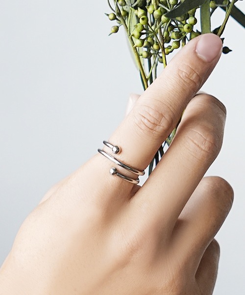 MinoriTY(マイノリティ)の「【MinoriTY select】ループリング メンズ ウィメンズ 指輪 ユニセックス(リング・メンズ・シルバー・XS/L/M/S)」の2枚目の写真
