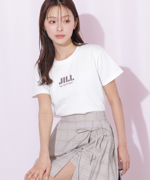 JILL by JILL STUART(ジルバイジルスチュアート)の「刺繍ロゴTシャツオーガニックコットン(Tシャツ/カットソー・レディース・ブルー/ブラック/ホワイト/ピンク・FREE)」の2枚目の写真