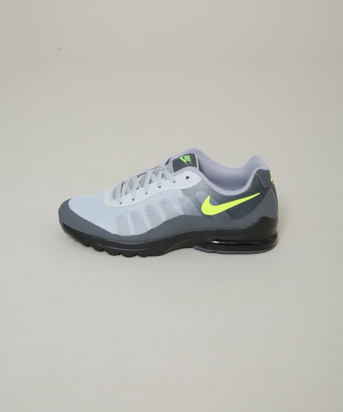 NIKE(ナイキ)の「NIKE/ナイキ エア マックス インビガー(スニーカー・メンズ・グレー・26/27/28)」の2枚目の写真