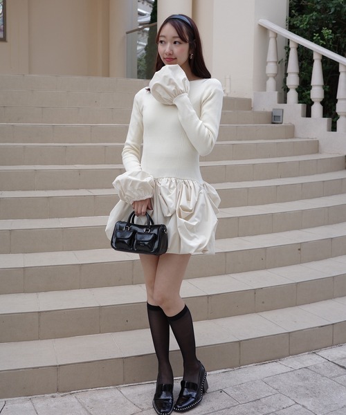 EIMY ISTOIRE（エイミーイストワール）の「ボリュームヘムドッキングニットワンピ（ワンピース・レディース・ブラック/アイボリー/レッド・F）」の21枚目の写真