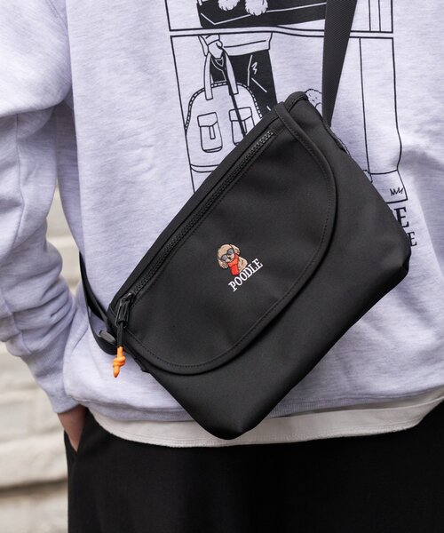 CIAOPANIC TYPY(チャオパニックティピー)の「【ユニセックス】犬刺繍ロゴフラップショルダーバッグ(ショルダーバッグ・メンズ・ブラック・ONE SIZE)」の7枚目の写真