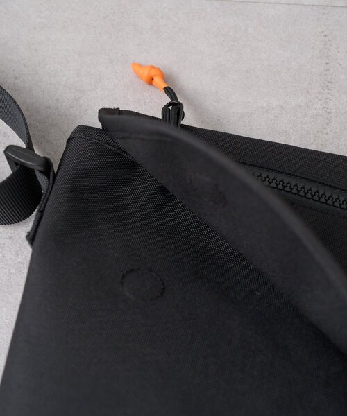 CIAOPANIC TYPY(チャオパニックティピー)の「【ユニセックス】犬刺繍ロゴフラップショルダーバッグ(ショルダーバッグ・メンズ・ブラック・ONE SIZE)」の15枚目の写真