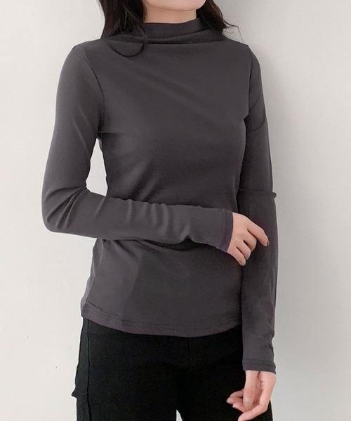 LOWO(ロワ)の「プチハイネック シアートップス カットソー 長袖 きれいめ インナー(Tシャツ/カットソー・レディース・キャメル/アイボリー/チャコールグレー/ブラウン/ブラック・L/M)」の22枚目の写真
