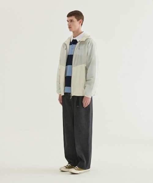 COVERNAT(カバーナット)の「PACKABLE LIGHTWEIGHT WINDBREAKER(ナイロンジャケット・メンズ・アイボリー/チャコールグレー/カモフラージュ・XX-LARGE/X-LARGE/LARGE/MEDIUM/SMALL)」の4枚目の写真
