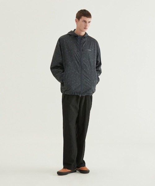 COVERNAT(カバーナット)の「PACKABLE LIGHTWEIGHT WINDBREAKER(ナイロンジャケット・メンズ・アイボリー/チャコールグレー/カモフラージュ・XX-LARGE/X-LARGE/LARGE/MEDIUM/SMALL)」の8枚目の写真