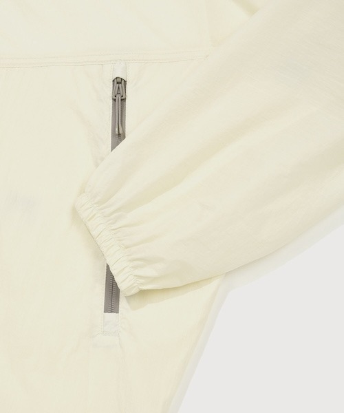 COVERNAT(カバーナット)の「PACKABLE LIGHTWEIGHT WINDBREAKER(ナイロンジャケット・メンズ・アイボリー/チャコールグレー/カモフラージュ・XX-LARGE/X-LARGE/LARGE/MEDIUM/SMALL)」の20枚目の写真