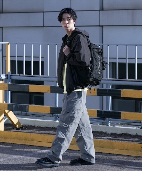 COVERNAT(カバーナット)の「PACKABLE LIGHTWEIGHT WINDBREAKER(ナイロンジャケット・メンズ・アイボリー/チャコールグレー/カモフラージュ・XX-LARGE/X-LARGE/LARGE/MEDIUM/SMALL)」の11枚目の写真