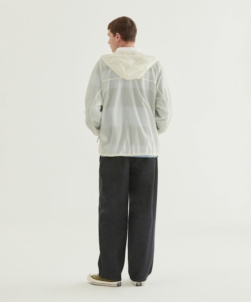COVERNAT(カバーナット)の「PACKABLE LIGHTWEIGHT WINDBREAKER(ナイロンジャケット・メンズ・アイボリー/チャコールグレー/カモフラージュ・XX-LARGE/X-LARGE/LARGE/MEDIUM/SMALL)」の5枚目の写真