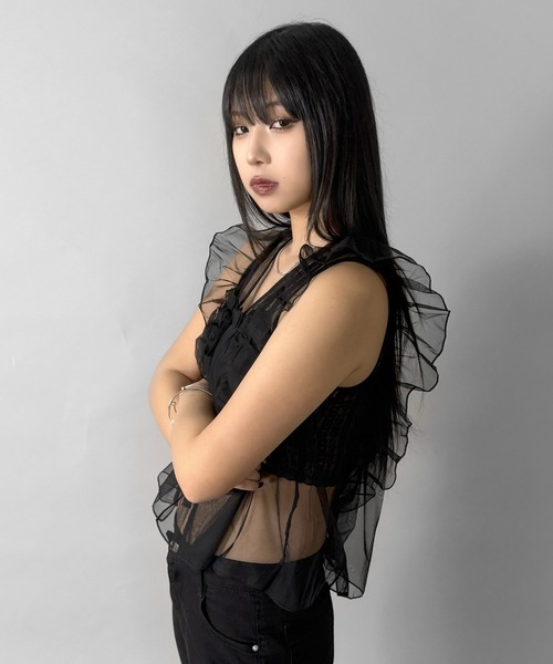 LVEU.(ラブユ.)の「【LVEU.】フリルデザインシアービスチェ / トップス ブラウス ビスチェ ノースリーブ シフォン風 シアー フリル ブラック ZOZOTOWN限定(Tシャツ/カットソー・レディース・ブラック・FREE)」の17枚目の写真
