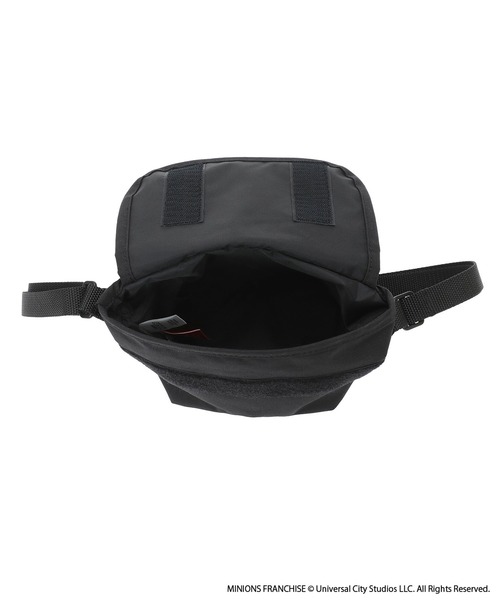Manhattan Portage（マンハッタンポーテージ）の「Nylon Messenger Bag(XXXS) FZP 500D CORDURA / MINIONS（メッセンジャーバッグ・レディース・ブラック・X-SMALL）」の6枚目の写真