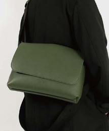 center i（センターアイ）の「【A4サイズ対応】スクエアショルダーバッグ（ショルダーバッグ）」