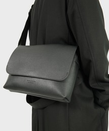 center i（センターアイ）の「【A4サイズ対応】スクエアショルダーバッグ（ショルダーバッグ）」