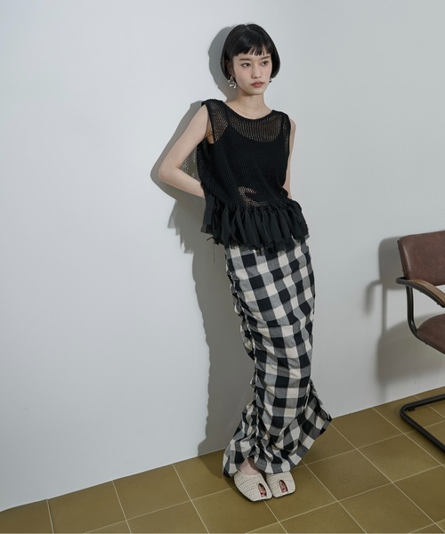 THE YOn(ザヨン)の「フリンジヘムメッシュニットノースリ(ニット/セーター・レディース・ブラック/ベージュ/アイボリー・FREE)」の18枚目の写真