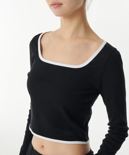 MUSINSA STANDARD WOMAN（ムシンサスタンダードウーマン）の「ウィメンズスリムクロップスクエアネックリンガー長袖Tシャツ[ブラック/ホワイト]（Tシャツ/カットソー・レディース・その他・SMALL/MEDIUM/LARGE/X-SMALL）」の4枚目の写真