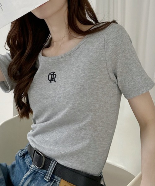 Ada.(エイダ)の「ワンポイント刺繍 Uネック 半袖 Tシャツ(Tシャツ/カットソー・レディース・ブラック/チャコール/グレー/オフホワイト・FREE)」の22枚目の写真