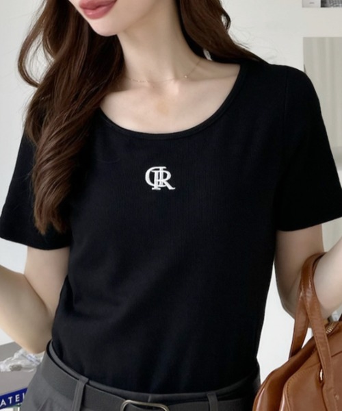 Ada.(エイダ)の「ワンポイント刺繍 Uネック 半袖 Tシャツ(Tシャツ/カットソー・レディース・ブラック/チャコール/グレー/オフホワイト・FREE)」の11枚目の写真