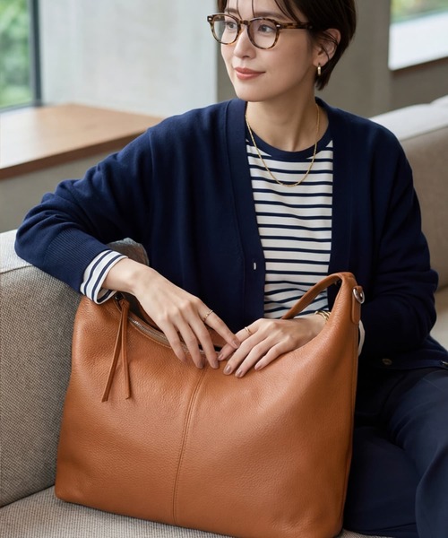 STYLE DELI（スタイルデリ）の「【DELI by】ソフトグレインレザーラージトートバッグ（トートバッグ・レディース・キャメル/ブラック・FREE）」の2枚目の写真