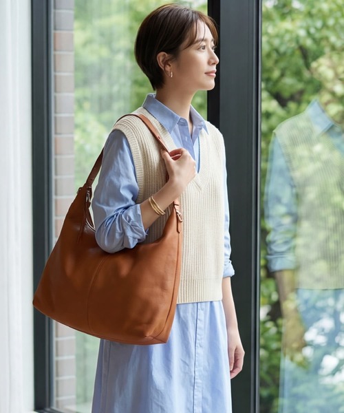 STYLE DELI（スタイルデリ）の「【DELI by】ソフトグレインレザーラージトートバッグ（トートバッグ・レディース・キャメル/ブラック・FREE）」の6枚目の写真