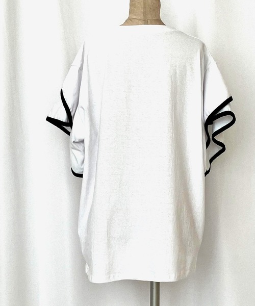 Q(キュー)の「フリージアTシャツ(Tシャツ/カットソー・レディース・ブラック/アイボリー・MEDIUM)」の12枚目の写真