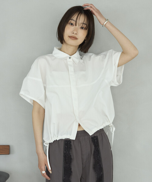 Firsthand(ファーストハンド)の「Firsthand/ファーストハンド 切り替え ショートスリーブ ヘムコード ブラウス(シャツ/ブラウス・レディース・ライトグリーン/ブラック/サックスブルー/ホワイト・FREE)」の6枚目の写真