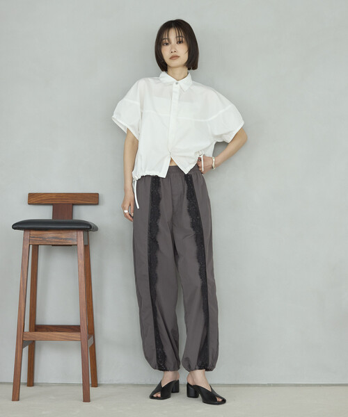 Firsthand(ファーストハンド)の「Firsthand/ファーストハンド 切り替え ショートスリーブ ヘムコード ブラウス(シャツ/ブラウス・レディース・ライトグリーン/ブラック/サックスブルー/ホワイト・FREE)」の15枚目の写真