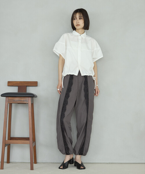 Firsthand(ファーストハンド)の「Firsthand/ファーストハンド 切り替え ショートスリーブ ヘムコード ブラウス(シャツ/ブラウス・レディース・ライトグリーン/ブラック/サックスブルー/ホワイト・FREE)」の16枚目の写真