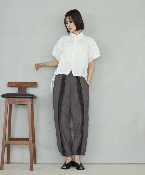 Firsthand(ファーストハンド)の「Firsthand/ファーストハンド 切り替え ショートスリーブ ヘムコード ブラウス(シャツ/ブラウス・レディース・ライトグリーン/ブラック/サックスブルー/ホワイト・FREE)」の18枚目の写真