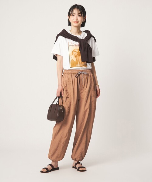 green label relaxing(グリーンレーベルリラクシング)の「バルーン カーゴ パンツ UVカット(カーゴパンツ・レディース・ベージュ/ブラック・FREE)」の6枚目の写真