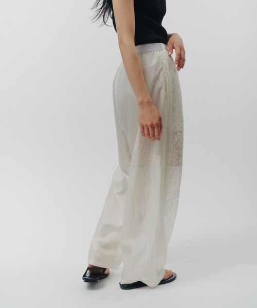 THINGS THAT MATTER(シングス ザット マター)の「「ZOZOTOWN別注」 FRONT LACE TAFFETA EASY PANTS / フロントレース×タフタイージーパンツ(その他パンツ・レディース・オフホワイト/ブラック・FREE)」の13枚目の写真