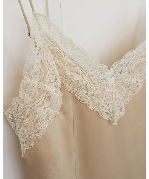 anuke(アンヌーク)の「Satin Lace Camisole 62610425(Tシャツ/カットソー・メンズ・ネイビー/オフホワイト・FREE)」の4枚目の写真