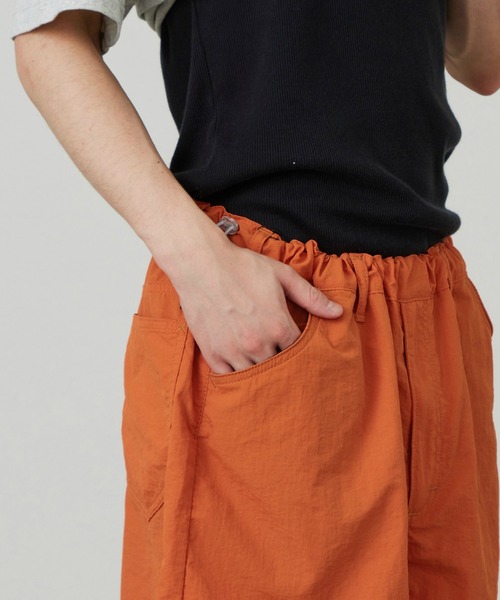 Lee（リー）の「Lee/リー COMFY SHORTS【SLIMからWIDEまで選べる4シルエット】（デニムパンツ・メンズ・インディゴブルー/オレンジ/チャコール・29/31/35/33）」の21枚目の写真