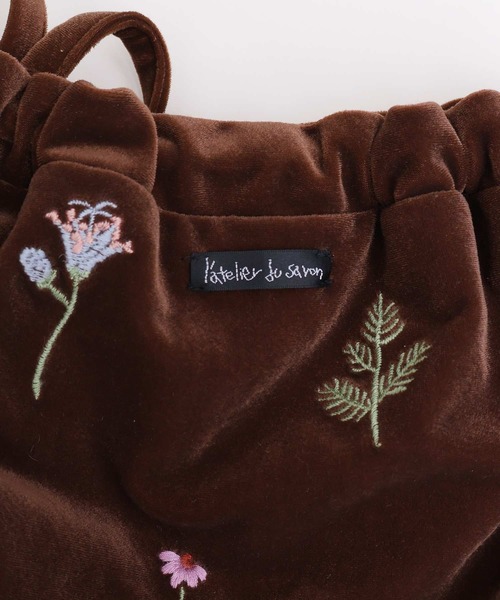 l'atelier du savon(アトリエドサボン)の「秋の草花 ベロア刺繍ポシェット(ショルダーバッグ・レディース・ブラウン/ネイビー・FREE)」の13枚目の写真