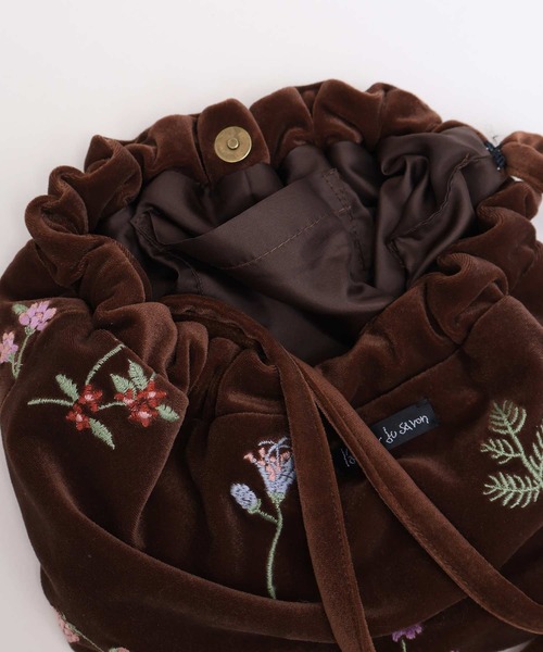 l'atelier du savon(アトリエドサボン)の「秋の草花 ベロア刺繍ポシェット(ショルダーバッグ・レディース・ブラウン/ネイビー・FREE)」の15枚目の写真