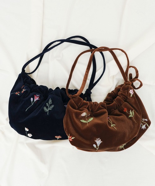 l'atelier du savon(アトリエドサボン)の「秋の草花 ベロア刺繍ポシェット(ショルダーバッグ・レディース・ブラウン/ネイビー・FREE)」の21枚目の写真
