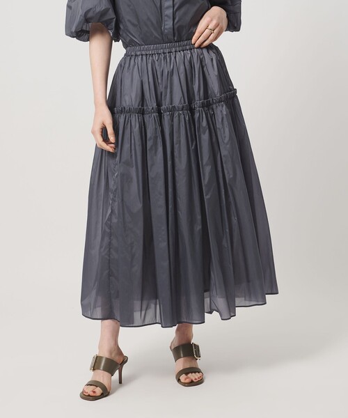 UNITED ARROWS（ユナイテッドアローズ）の「シアー タフタ ギャザースカート ‐はっ水 ウォッシャブル‐（スカート・レディース・ダークブラウン/ライトブルー・36/38）」の3枚目の写真